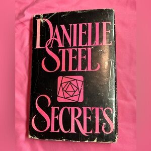 Secrets by Danielle Steel, 1985, Vintage Hardcover